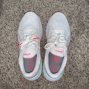 New Pair of Women’s Asics Size 7.5